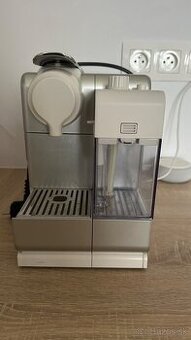 Kavovar De'Longhi Nespresso Lattissima Touch