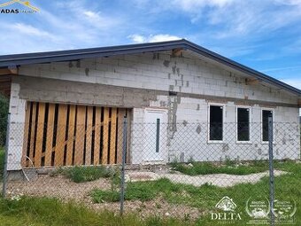 Ponúkame na predaj rozostavanú  stavbu bungalovu v obci Mark - 1