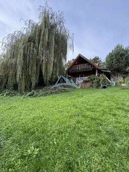 Na predaj: Drevená chata v lone prírody s pozemkom 7212 m²