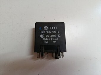 rele SKODA FELICIA  028906125b 25€