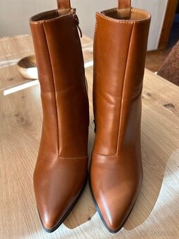 Predám členkové čižmy zateplené