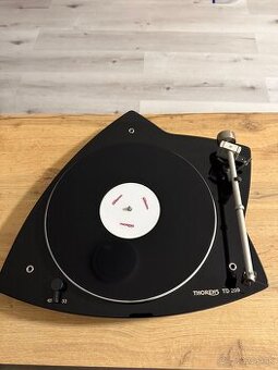 Thorens TD 209 Triangle + Goldring G1042 - 1