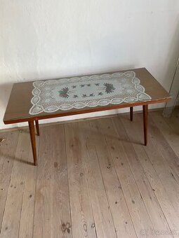 Konferenčný stolík