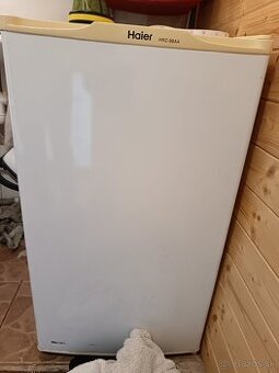 mini chladnička s mraziakom