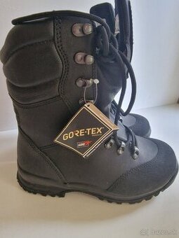 Predám úplne nové army goretexové topánky veľkosť 37-38