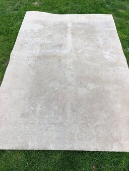 Koberec 1,6m x 2,3m