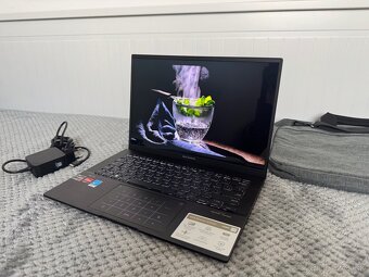 ASUS Zenbook 14 OLED UM3402YA, perfektný stav, s obalom