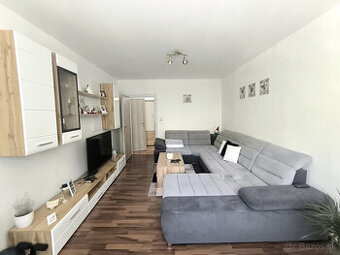 REZERVOVANÉ ZREKONŠTRUOVANÝ ZARIADENÝ VEĽKÝ /64,11M2/ STRED