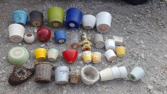 Kvetináče-horná rada 3eura/kus, ostatné 1,50eur/kus