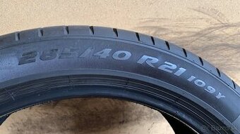 285/40r21 Pirelli letne