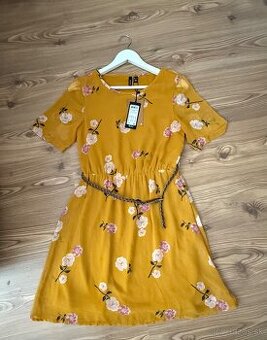 Kvetinové šaty Vero moda