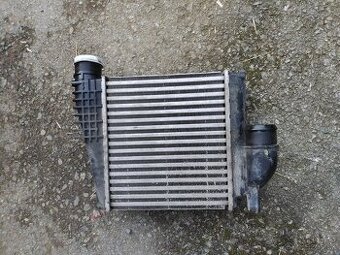 Peugeot 308 t9 ..inercooler.chladič vzduchu