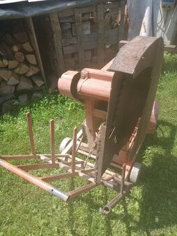 Cirkulář s košom, kolískou priemer píly 600 mm
