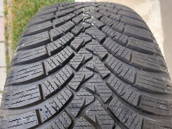 1ks NOVÁ 245/45 R18 100V FALKEN EUROWINTER HS01 RUNFLAT