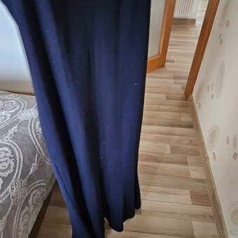 Elegantné saty modro trblietavé