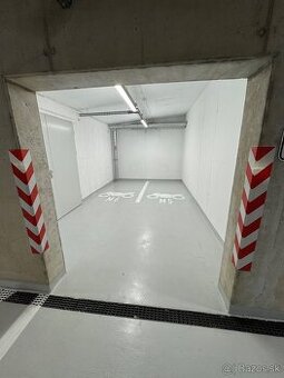 Predam garazove statie - Motorka