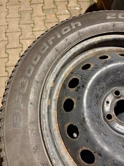 205/60r16 Zimne obute Renalt