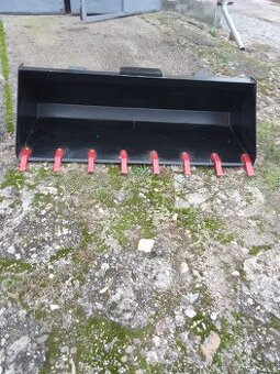 UNC 060,061 LOCUST Lopata zubová