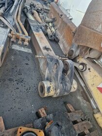 NEW HOLLAND  MH 5,6 ramena, napravy, kardan