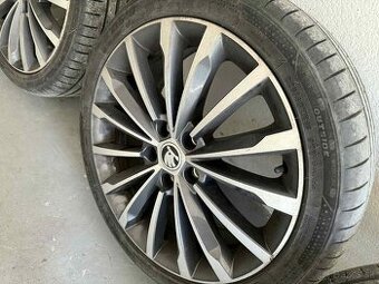 Škoda alu original disky TRINITY