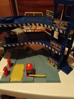 Dráha s autíčkami