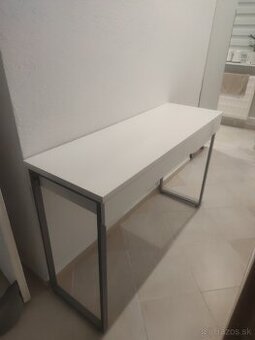 Písací stolík