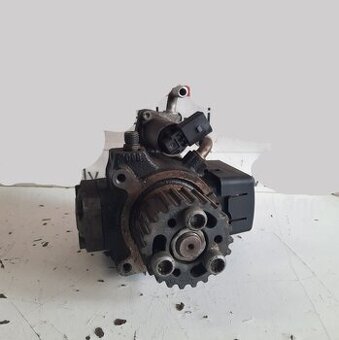 Vstrekova. čerpadlo Volkswagen Passat B7 1.6 TDI 03L130755H