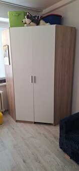 Šatníková skriňa