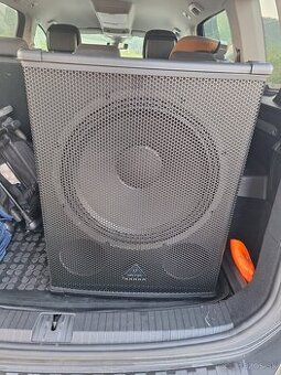 Behringer subwoofer