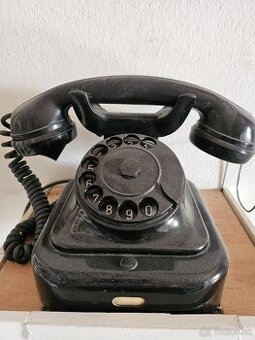 Staré telefón