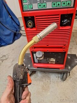 Predam pulznu zvaracku fronius tps 4000