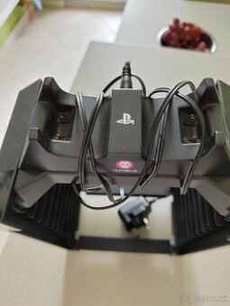 Stojan PS4