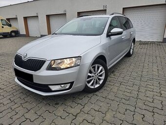Škoda Octavia Combi 1.6 TDI M5 Elegance Navi DVD Koža R16