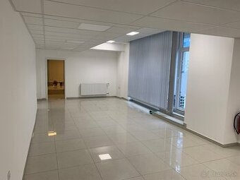 Prenájom reprezentatívnych kancelárskych priestorov v centre - 1