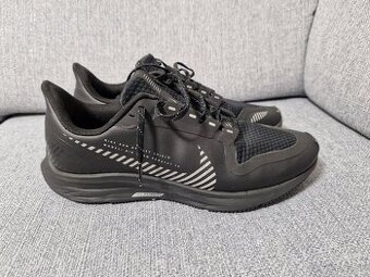 Tenisky Nike č.42,5 - 1