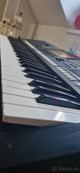 Yamaha psr s775