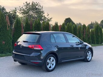 Volkswagen Golf VII 2.0 TDi 110kw Hatchback