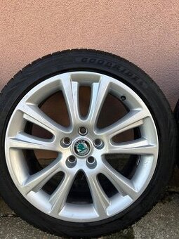 Predám pneu komplet 225/45ZR18 95Y