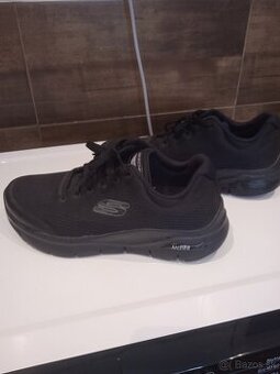 Tenistky Skechers ArchFit veľ.45 ( 44,5 )