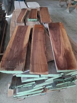 Masívne - fošne Americký Orech