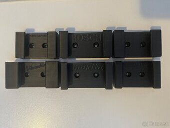 Plastové držiaky na batérie pre aku náradie