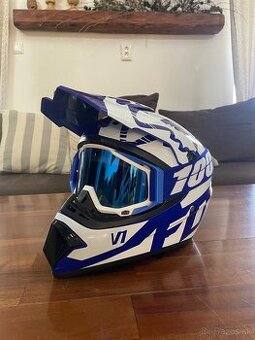 Motocrossová. prilba.