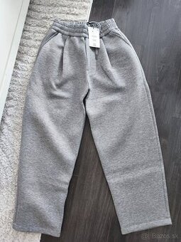 Pánske tepláky Bershka. Pošta zdarma