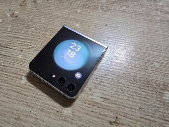 Samsung flip 5 256gb v Top stave je nepouzivany bol iba odlo