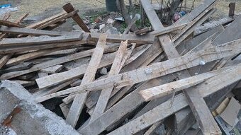 Darujem za odvoz drevo