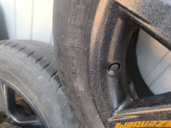Predám  pneu 185/65 r15 + disky