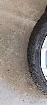 Elektróny 225 45 17 rozteč 5x112