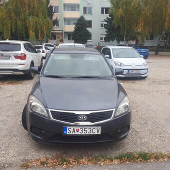 Na predaj: Kia Ceed 1.4i, r.v. 2011 – nepojazdné, vhodné na