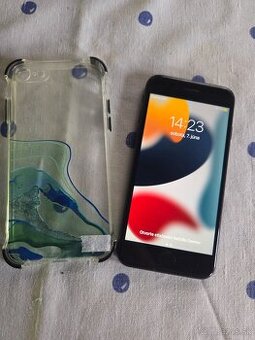 Iphone 7 čierny 32 gb používaný plne funkčný je v horšom sta