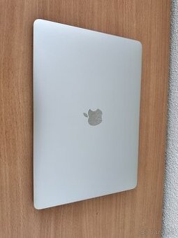 💻 Predám MacBook Air 2020 M1 – ako nový, BEZ JEDINÉHO ŠKRAB
